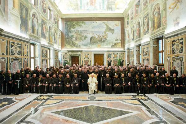 160 Franciscan Provincials from around the globe pose for a photo with Pope Francis. Photo: ©L'Osservatore Romano